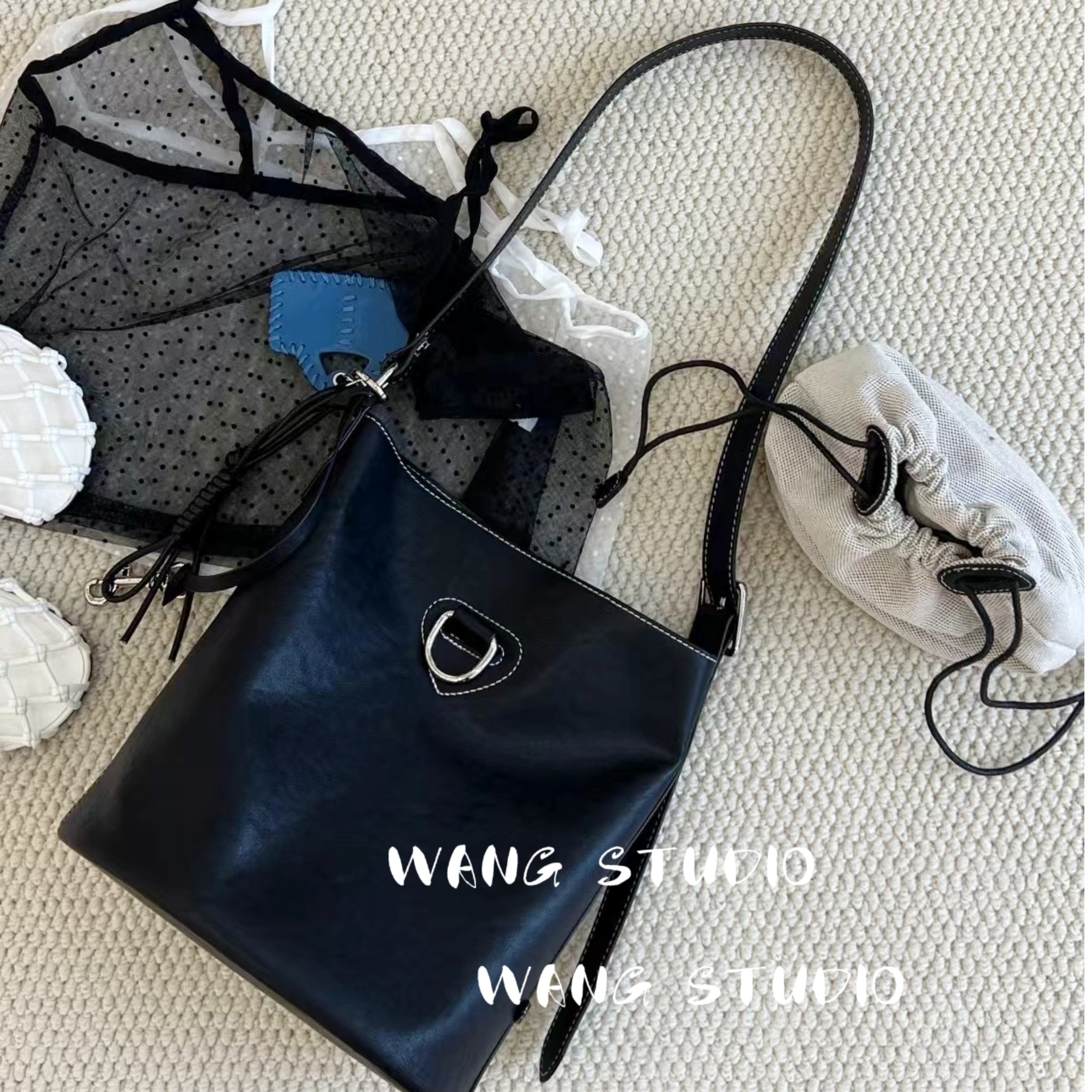 调调包包WANG STUDIO【MSABE 小众设计款 黑色中古水桶包】
