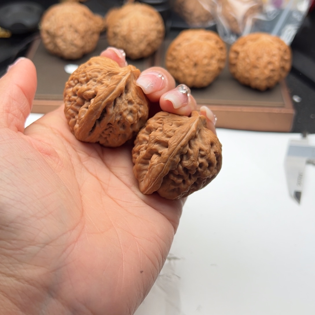 文玩核桃把件红锦鲤