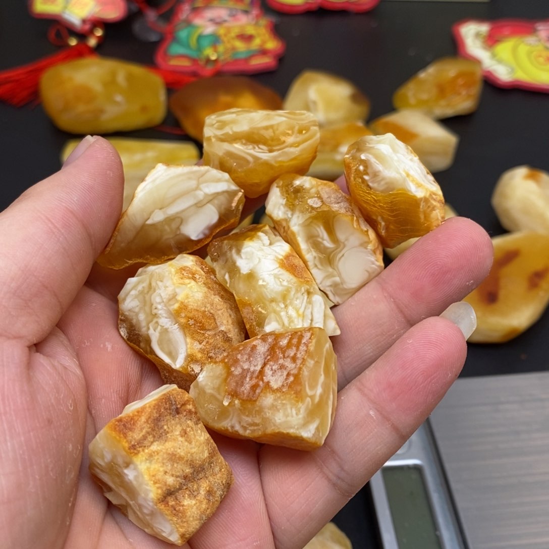 定制琥珀未镶嵌做****贵天然蜜蜡原石加工不退不换