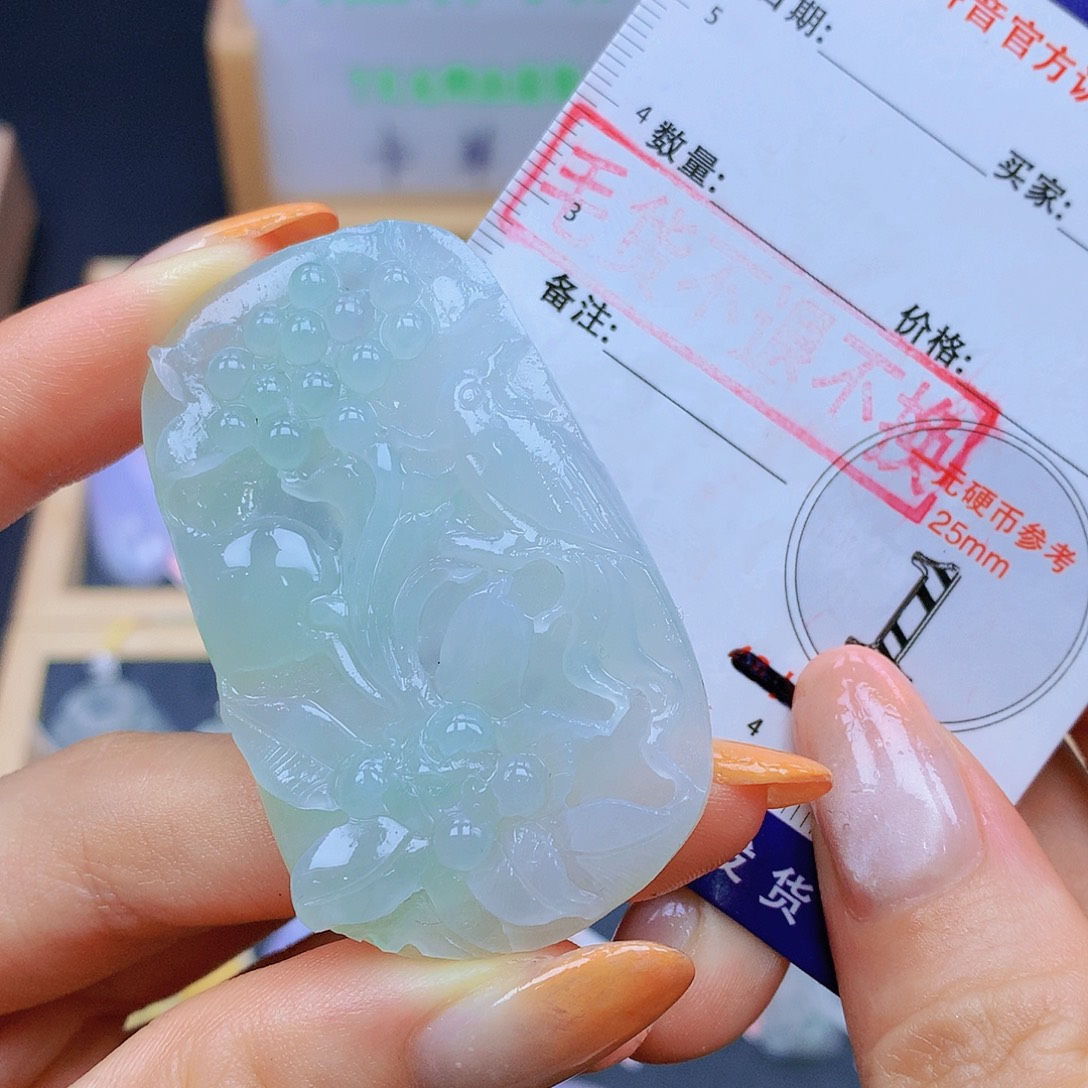 翡翠未镶嵌颈饰翡翠