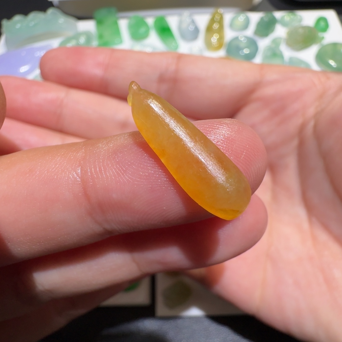 咖***y定制翡翠未镶嵌冰黄翡福瓜