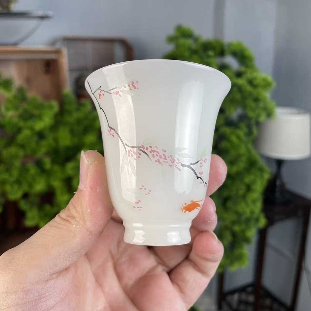 璞玉上釉款清雅杯手绘鱼 AA970