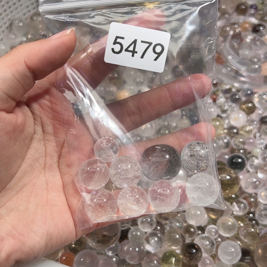 逍****水晶未镶嵌大型摆件（非配饰）