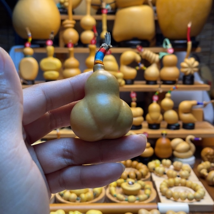 Q****天然葫芦自然生长