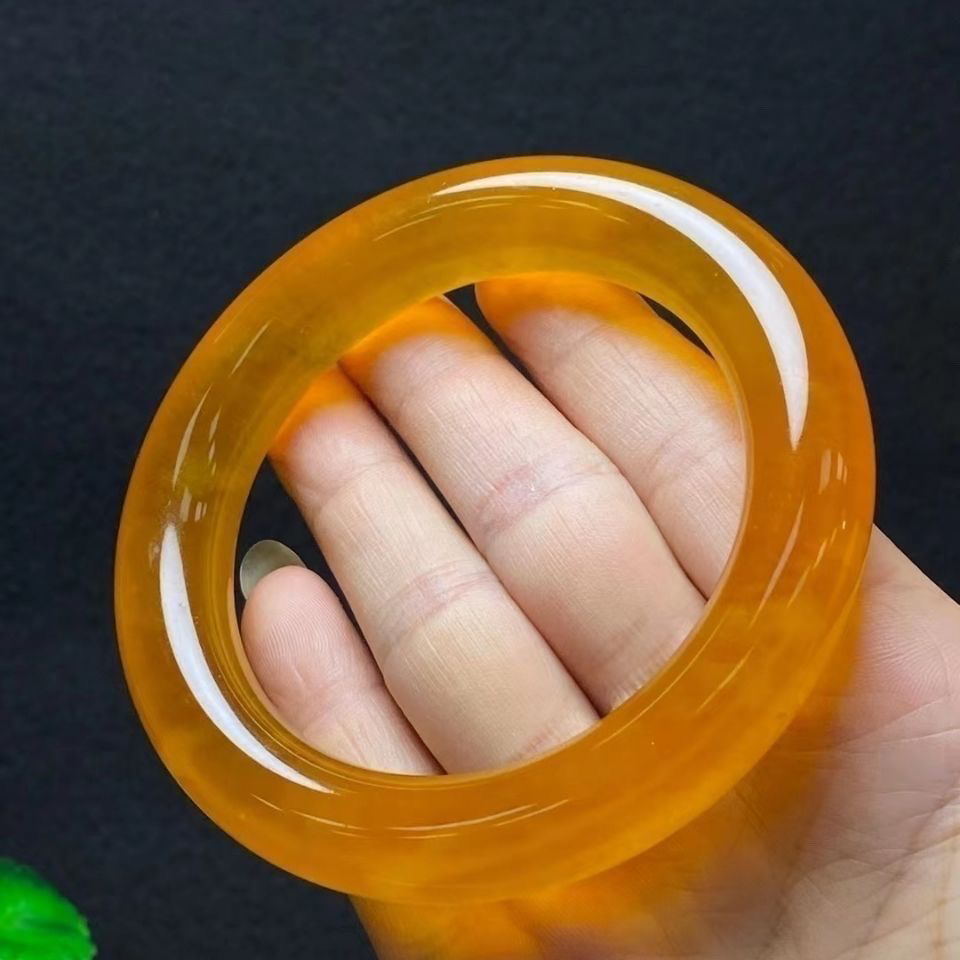 玉化田黄精美胖圆条手镯-913