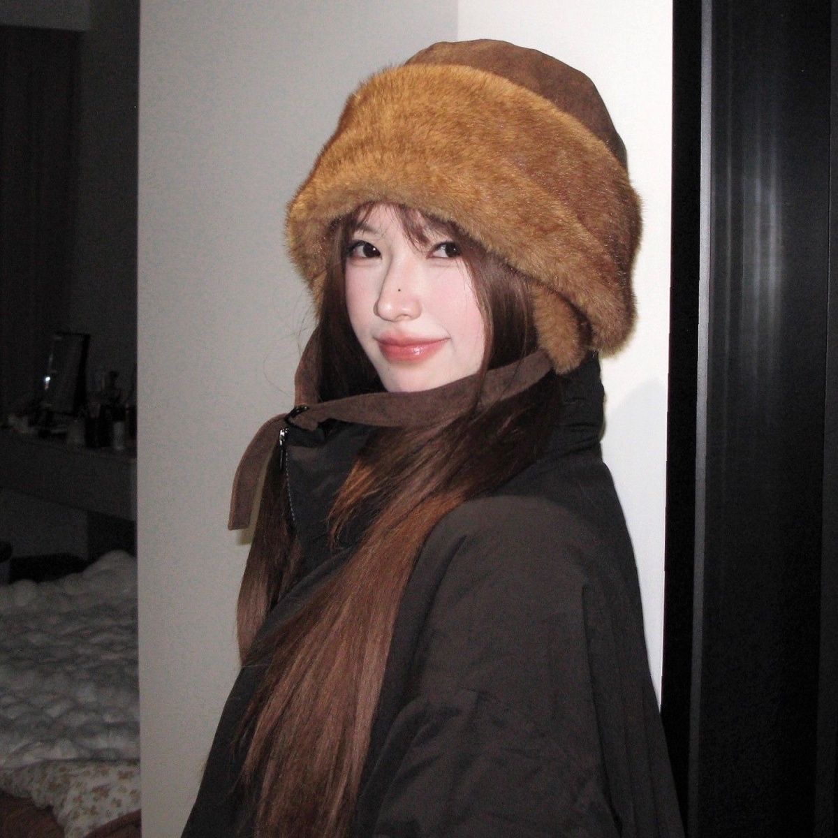 麂皮绒加厚护耳渔夫帽女2025新款秋冬拍照女雷锋帽水桶帽蒙古帽子