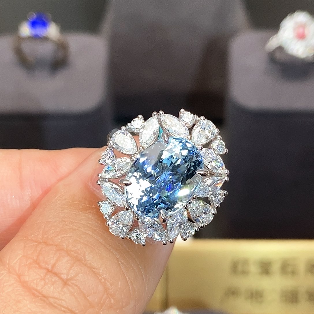 海蓝宝石戒圈18K金镶嵌4.73克拉