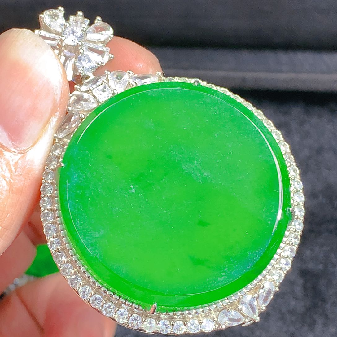 翡翠颈饰银S925镶嵌吊坠