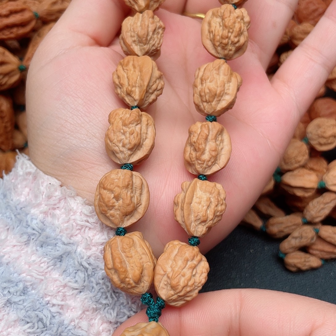 伊***枫吊坠文玩核桃小蛤蟆