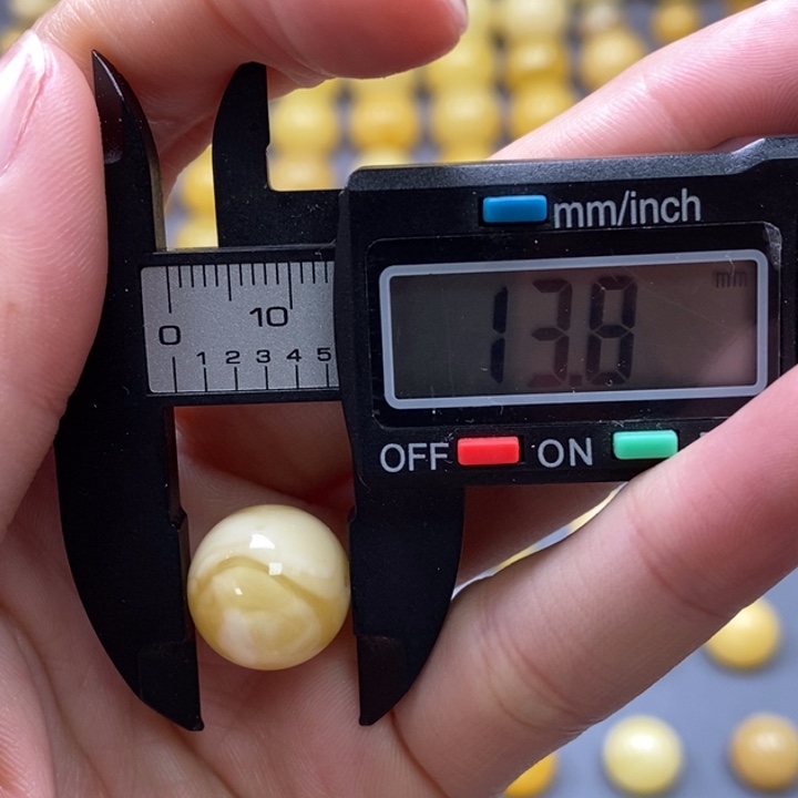 蜜蜡裸石未镶嵌纯天然