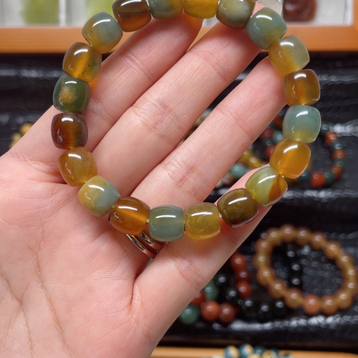 【闪购商品】未镶嵌蛇纹石玉手串