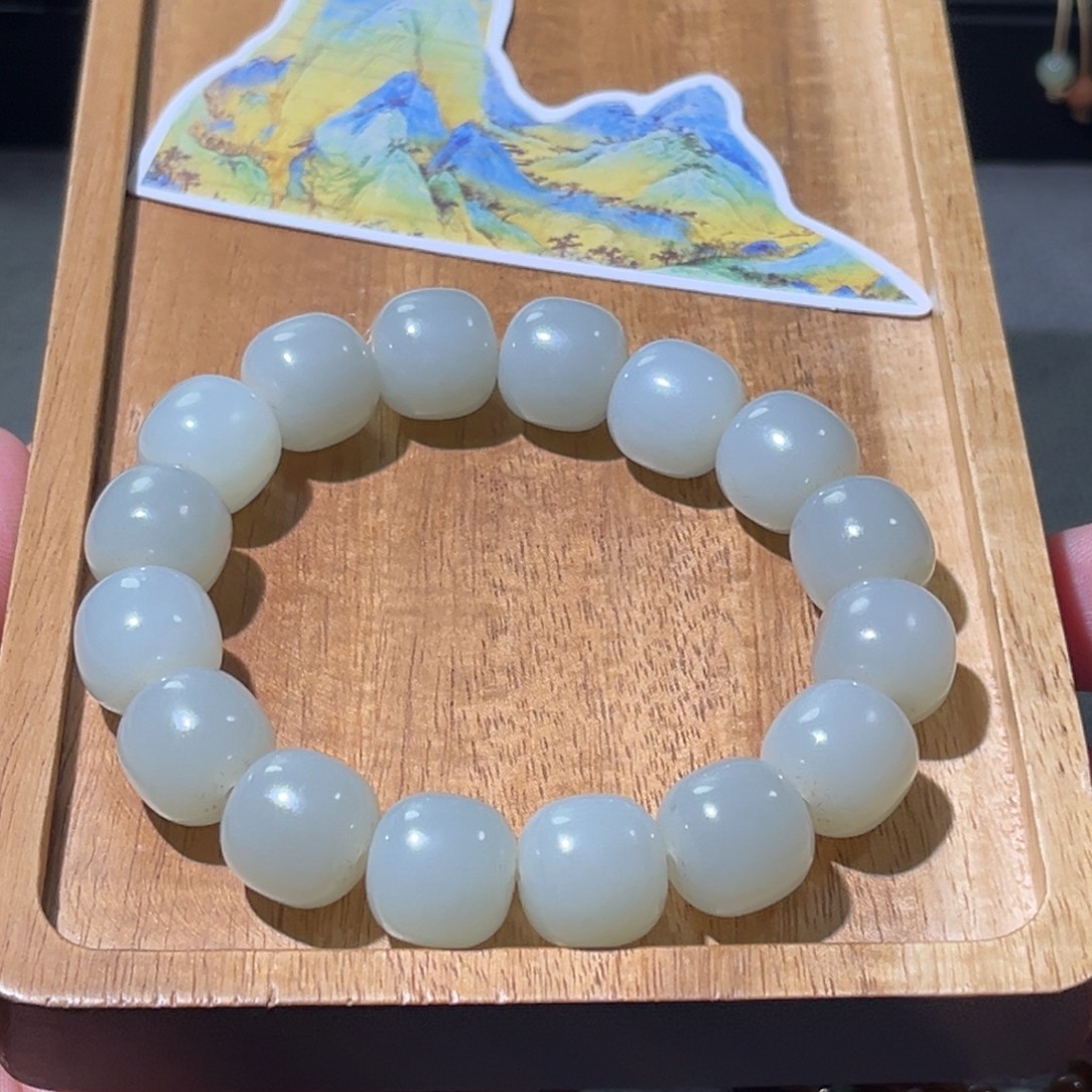 文***白和田玉未镶嵌珠宝半成品
