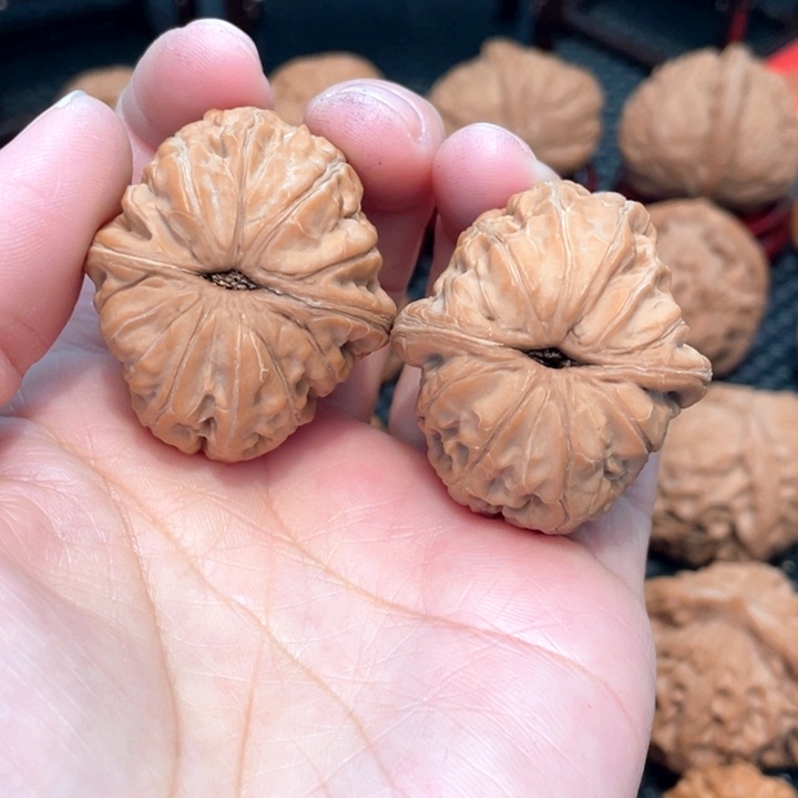 梵****0平谷元宝3.9全品无修。