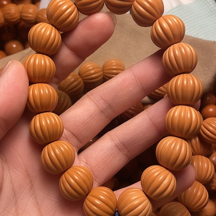 猴头核桃吊坠九*后手持