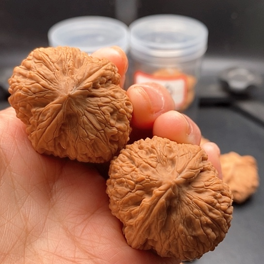 把件文玩核桃滚石