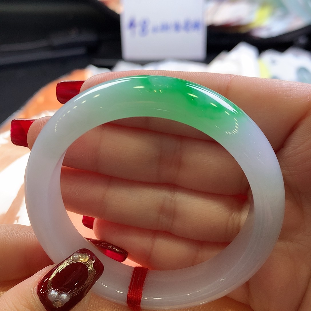 翡翠手镯未镶嵌50正圈