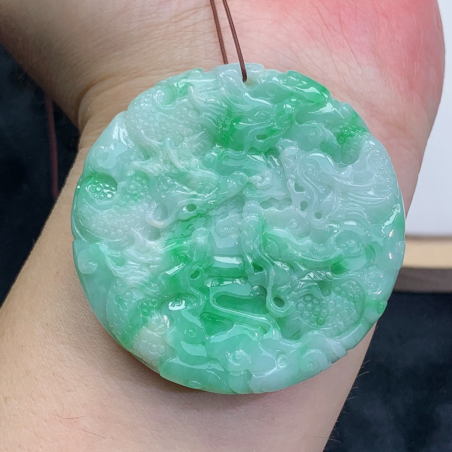 精雕 飘绿 九龙牌 生意兴隆 吊坠 62.70g 缅甸天然A货翡翠玉石