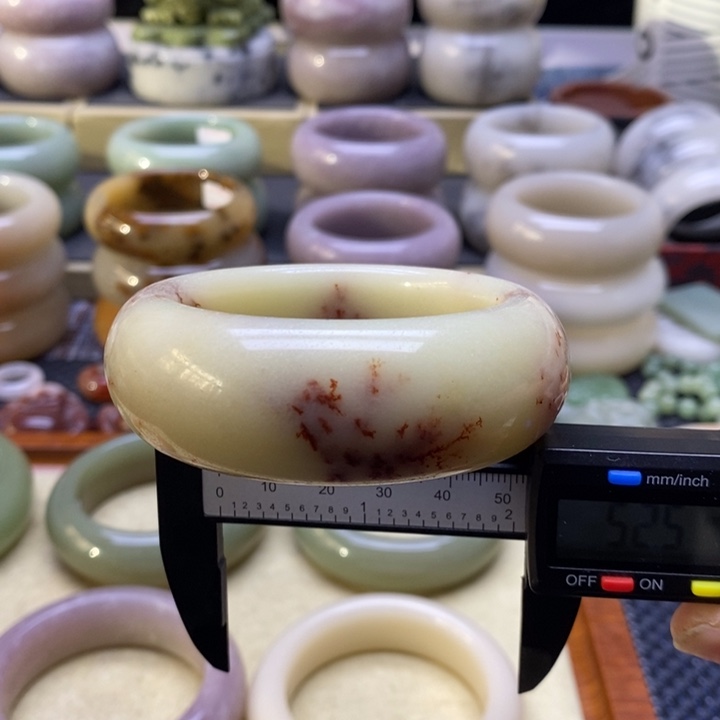 石英质玉未镶嵌手镯