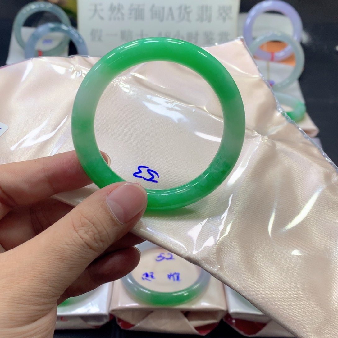 r***u翡翠未镶嵌手镯翡翠