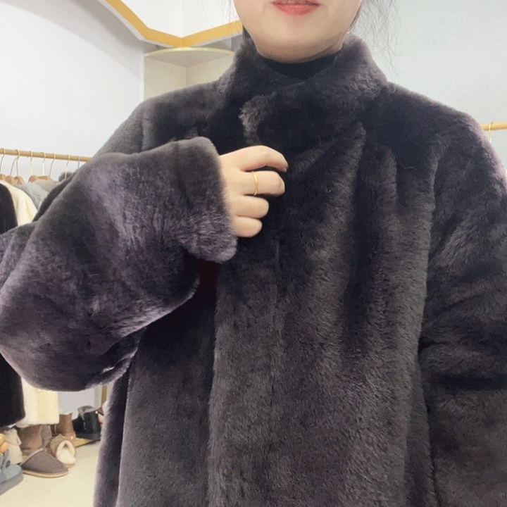 皮毛一体百搭款式外套女