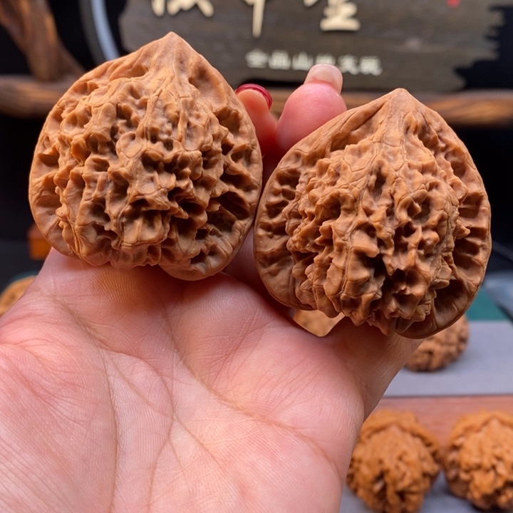 文玩核桃把件48.8王勇官帽