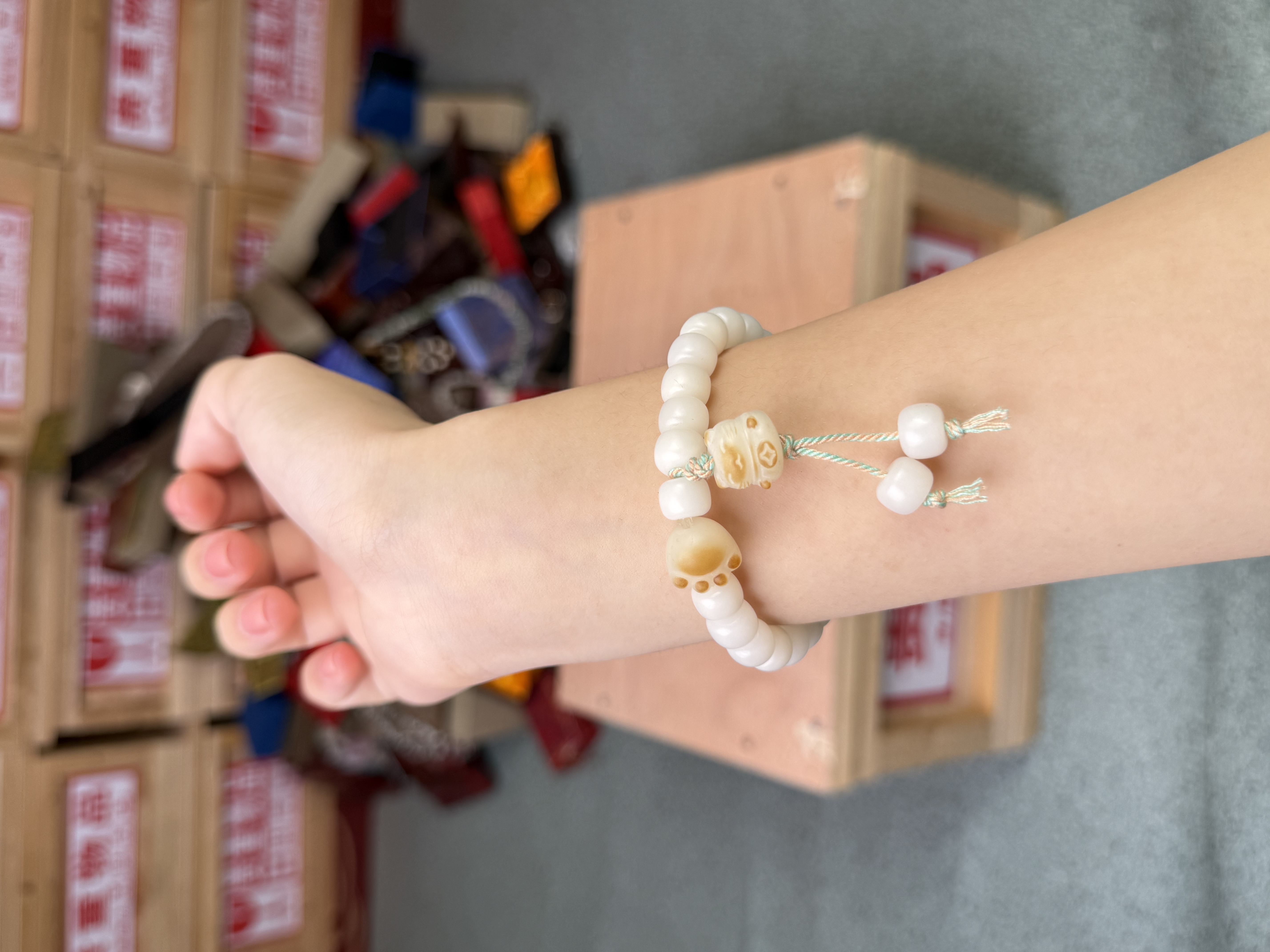 B06白玉菩提单圈猫爪手串无礼盒无证书