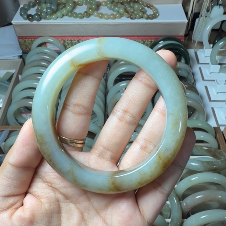 平****和田玉（糖玉）未镶嵌手链