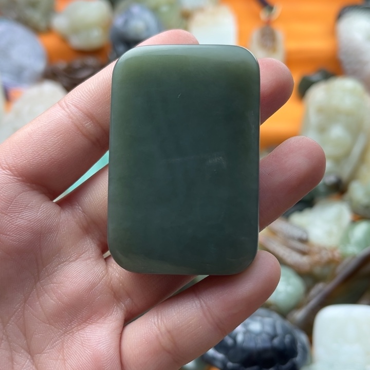 和田玉颈饰未镶嵌志*