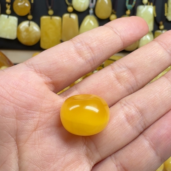 ****知蜜蜡未镶嵌珠宝奇石