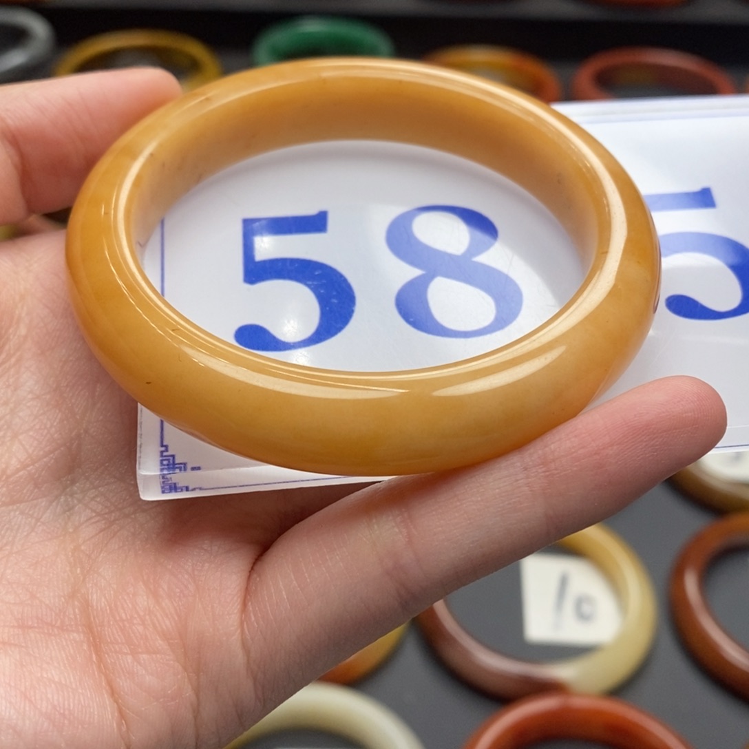 石英质玉（黄龙玉）手镯未镶嵌