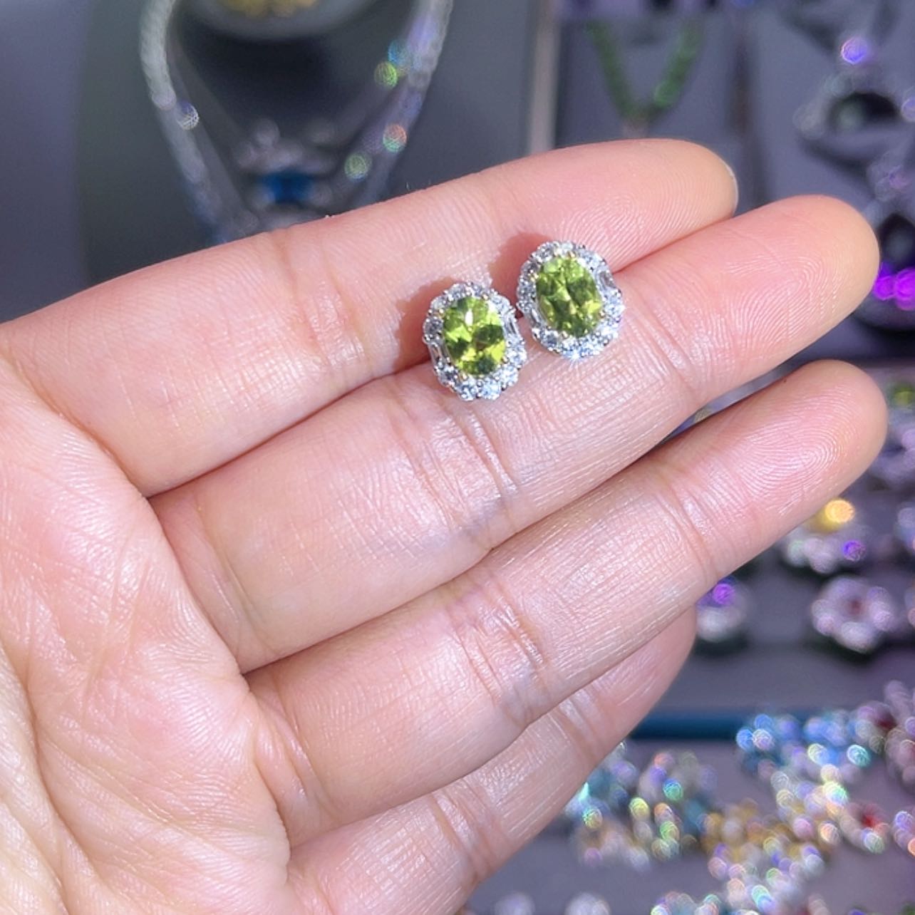【闪购商品】橄榄石耳饰银S925镶嵌