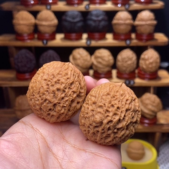 文玩核桃吊坠余****殇铁狮子103