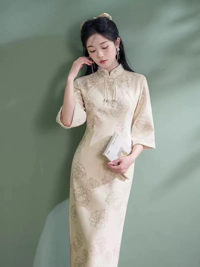 523-米色 美玲经 流苏扣 倒大袖 旗袍