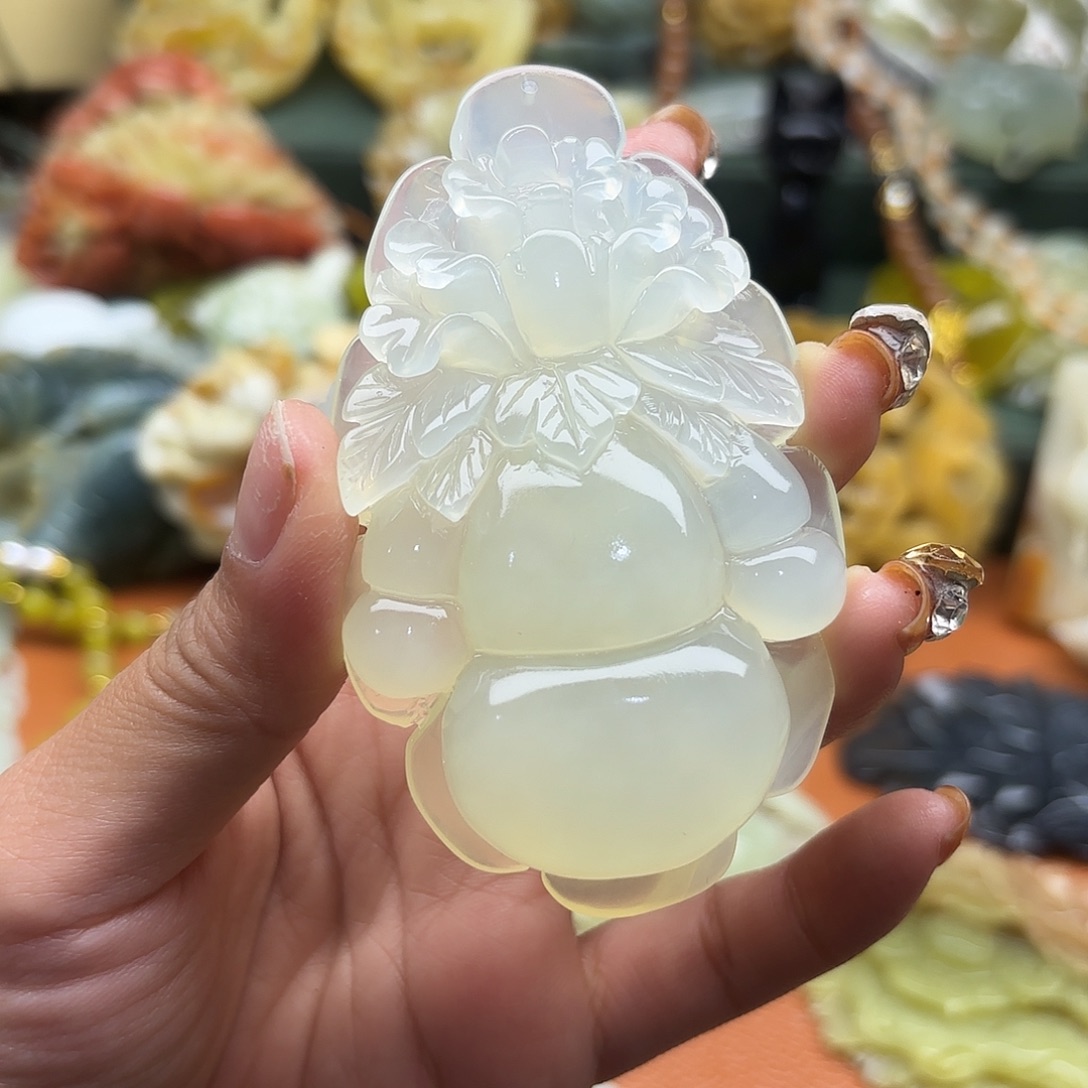 蛇纹石玉未镶嵌吊坠