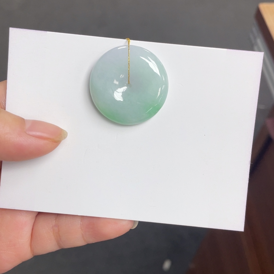 翡翠未镶嵌颈饰平安扣