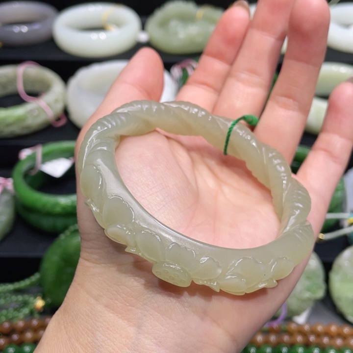 和田玉手镯57圈口 编号2未镶嵌