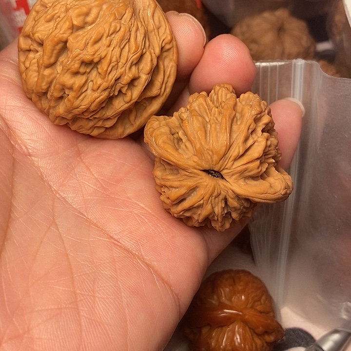 文玩核桃吊坠虎头42