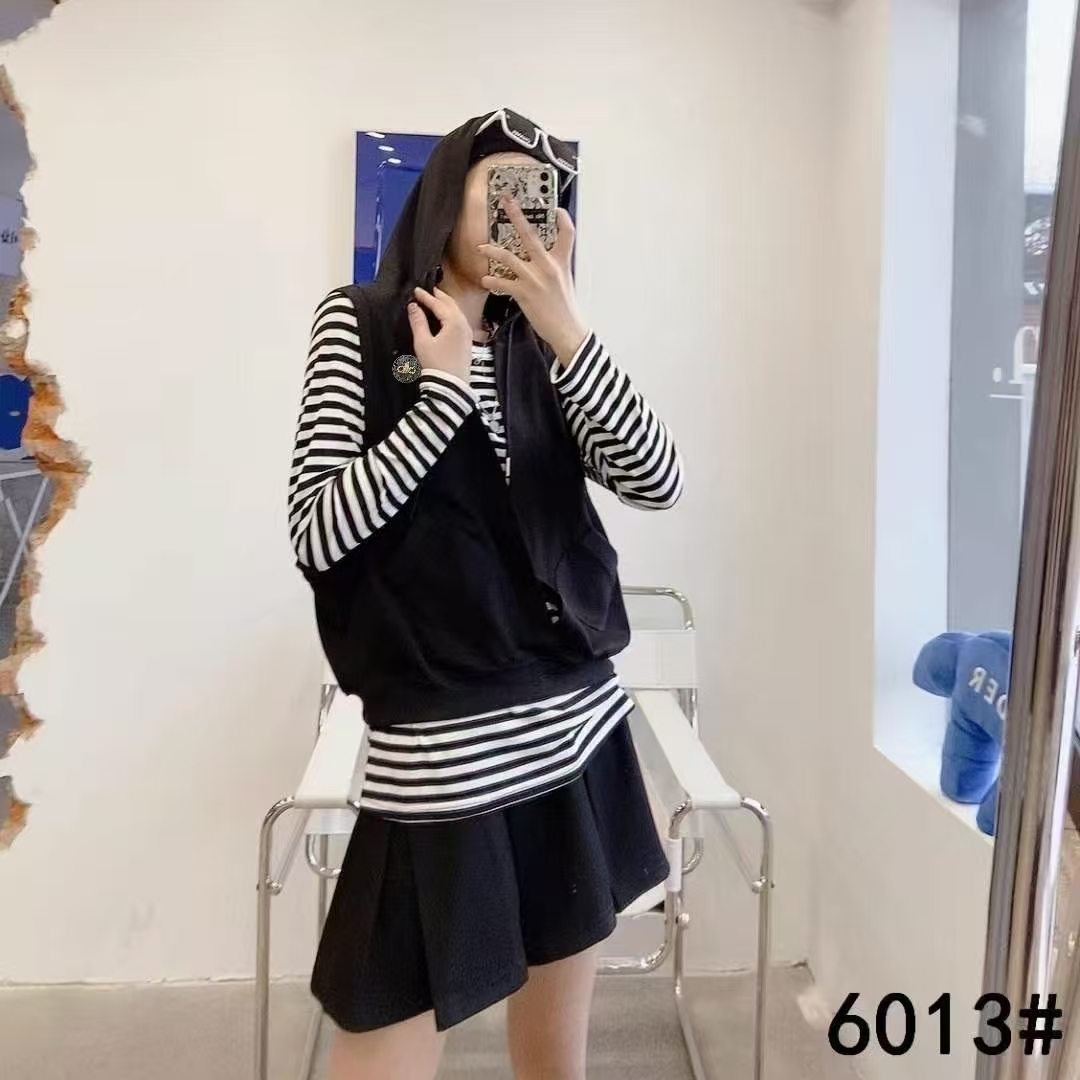 岚岚大码早秋新款胖MM条纹衫连帽马甲裙子显瘦休闲三件套6013