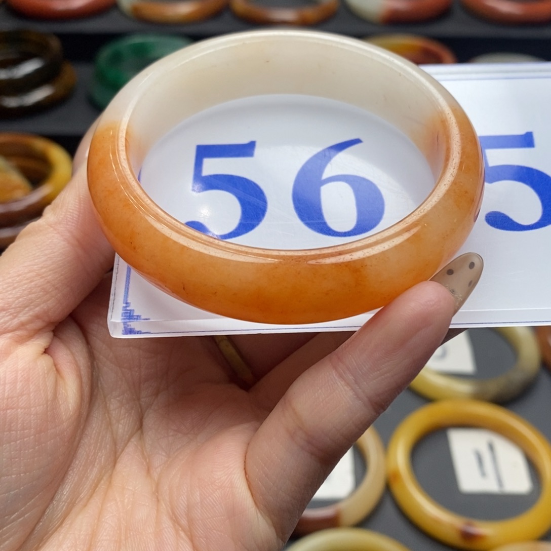 石英质玉（黄龙玉）手镯微瑕未镶嵌