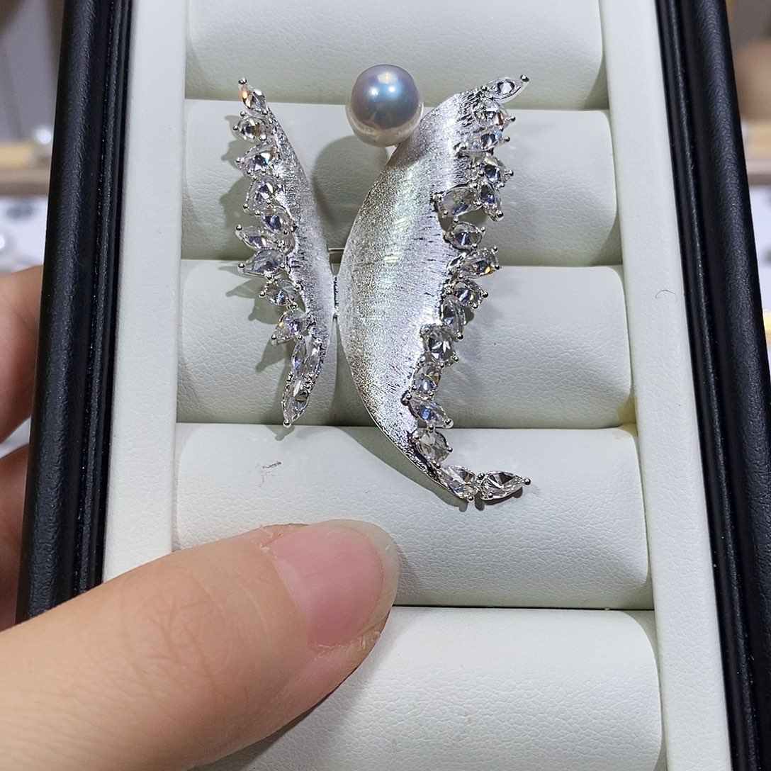 未镶嵌淡水珍珠胸饰