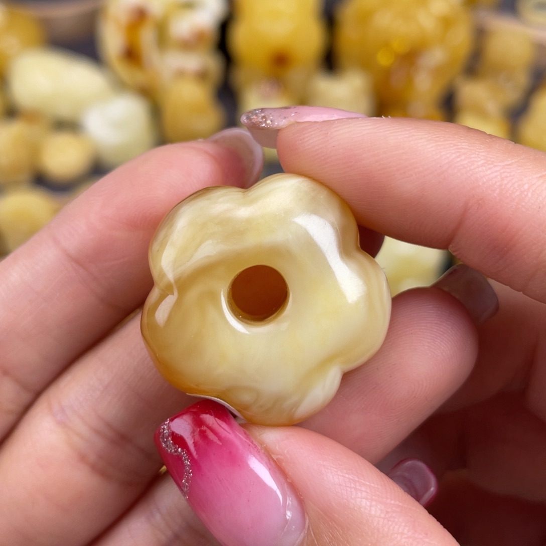 琥珀裸石未镶嵌蜜蜡