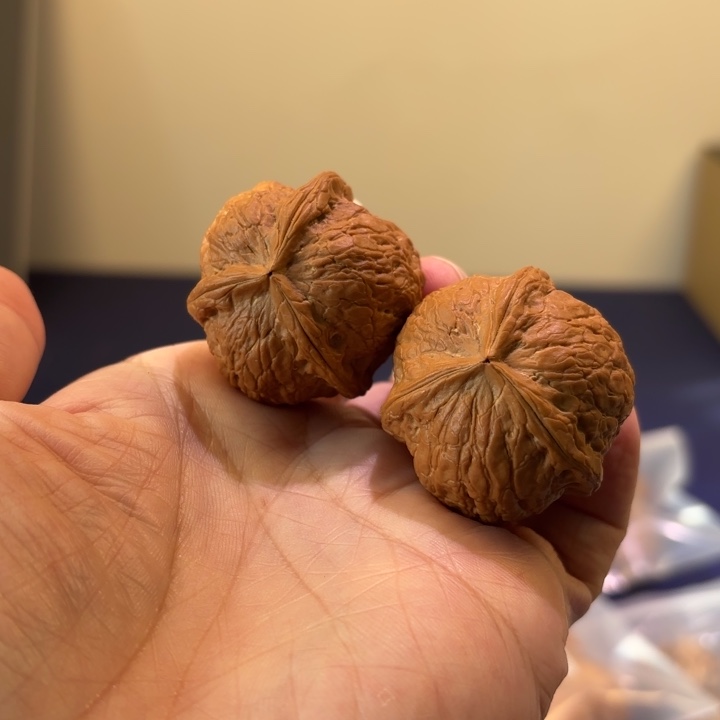 吊坠文玩核桃鸡足山球奔