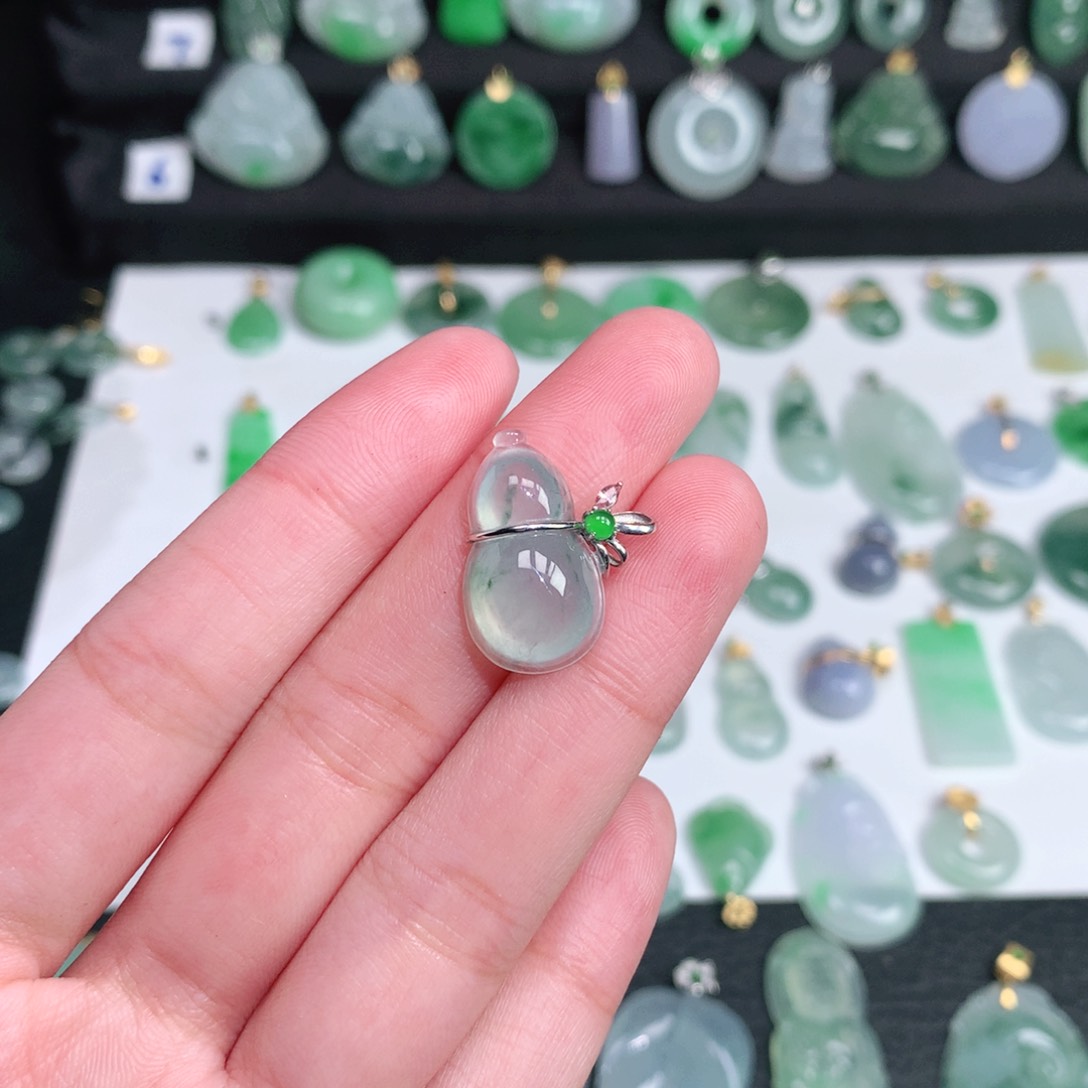 翡翠颈饰未镶嵌翡翠