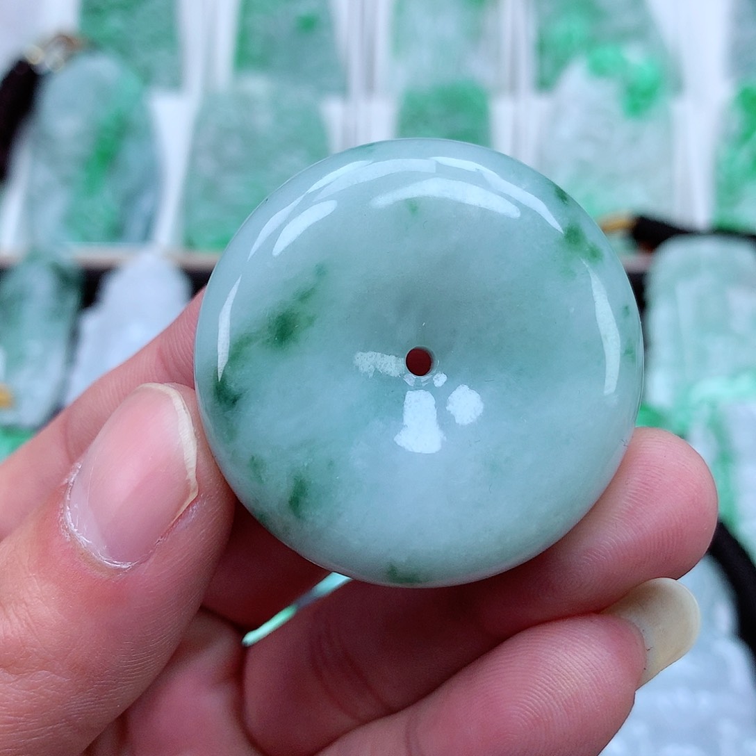 翡翠颈饰未镶嵌翡翠吊坠