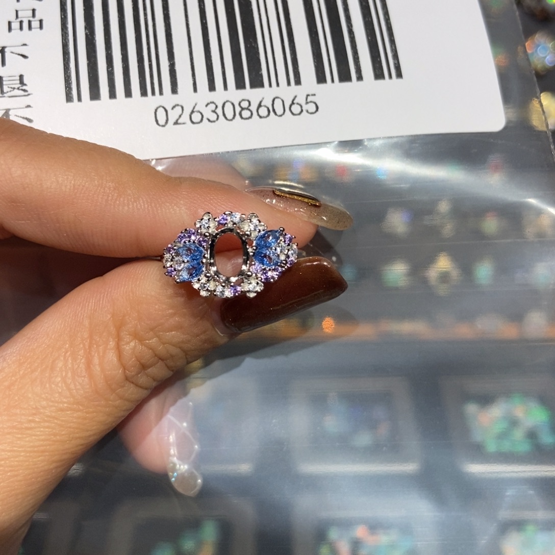 六***园欧泊银S925镶嵌戒指