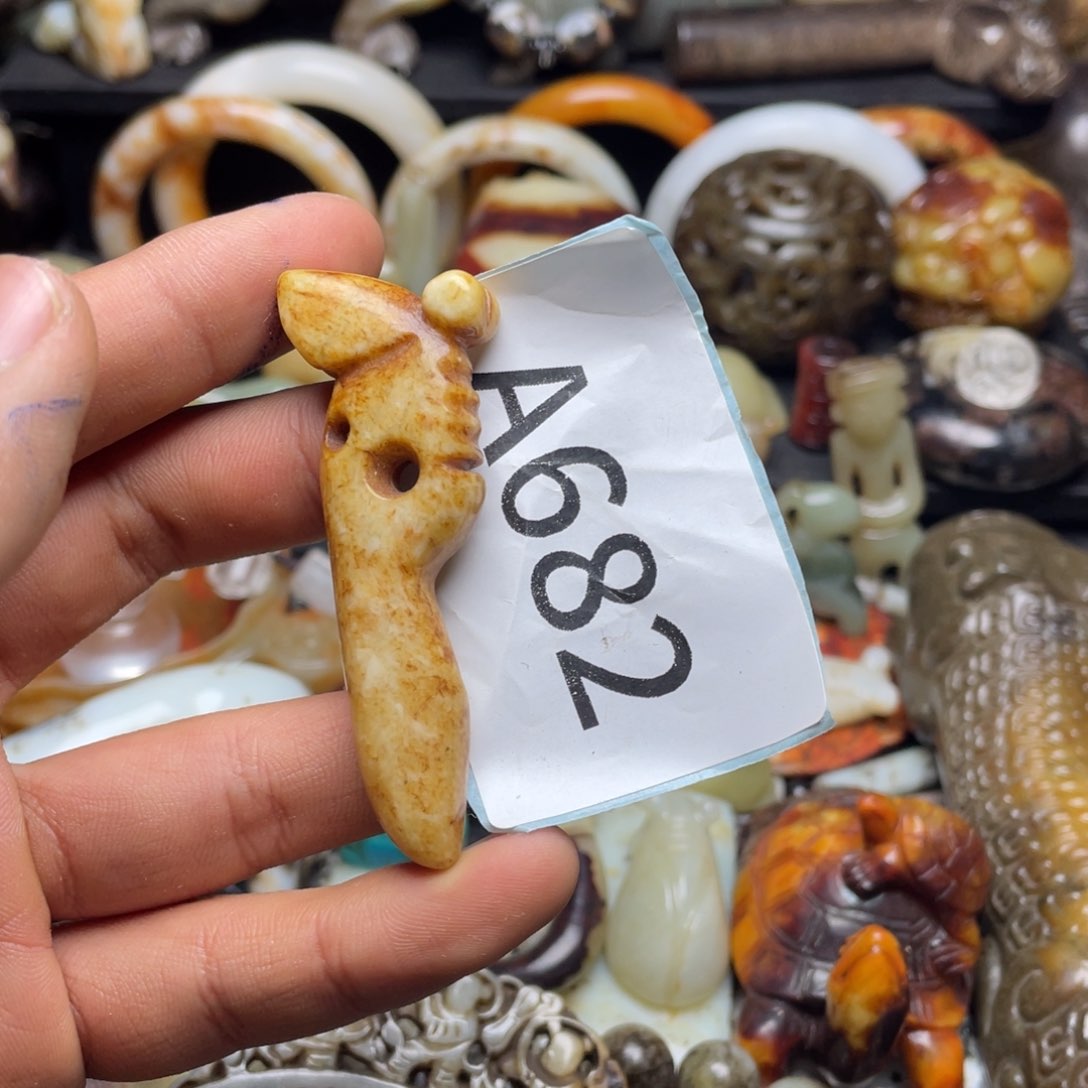 和田玉（糖玉）挂件未镶嵌