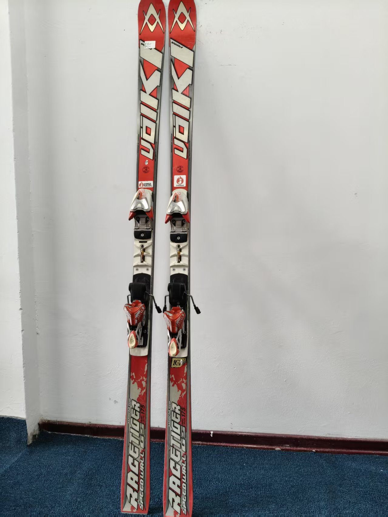 二手滑雪板竞技大回转