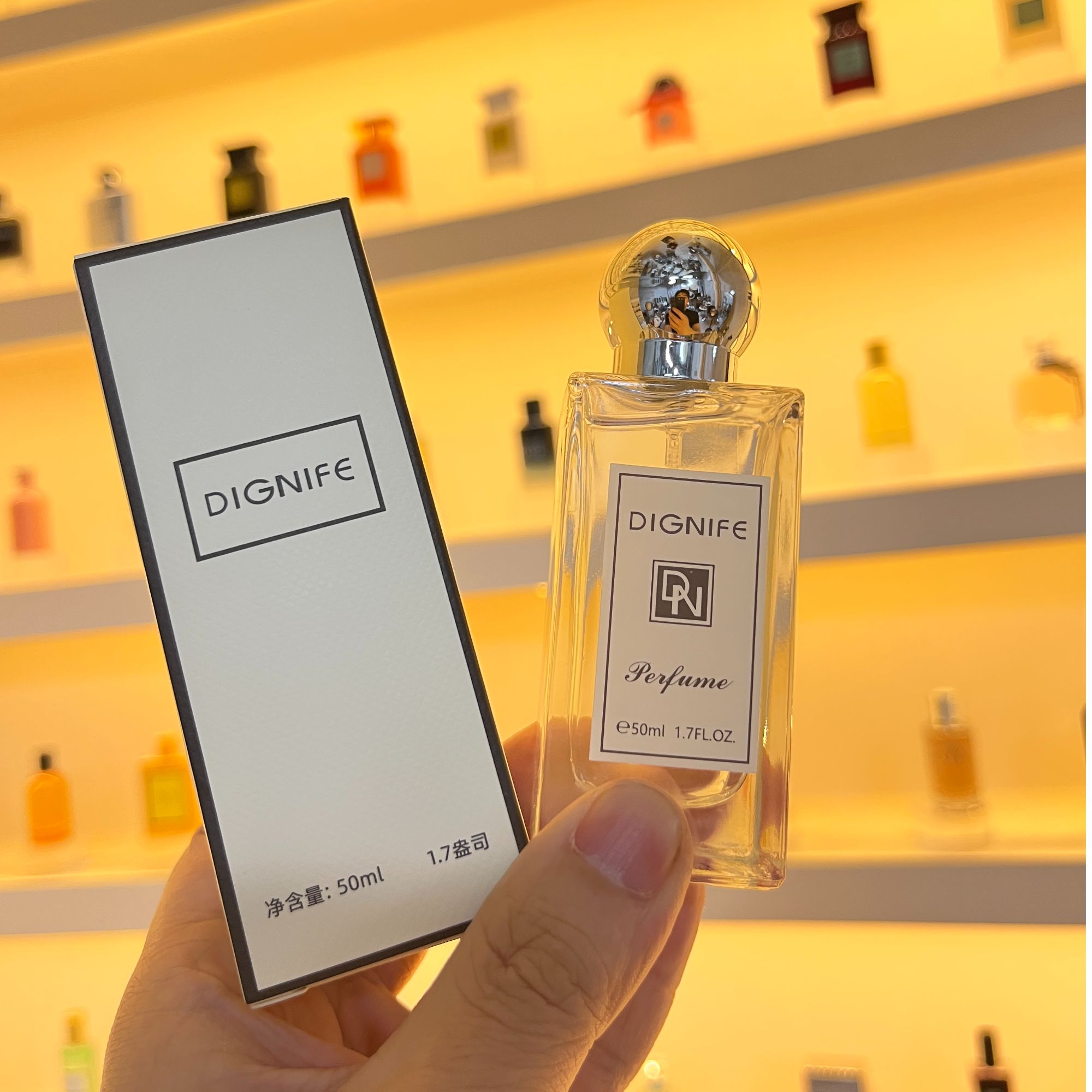 英国梨和小苍兰花香清新苦桃淡雅