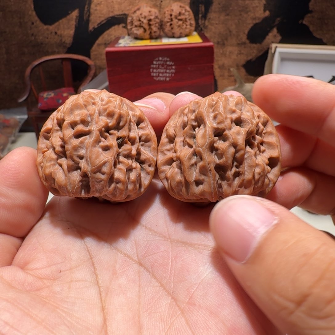 文玩核桃把件原树龙蛙