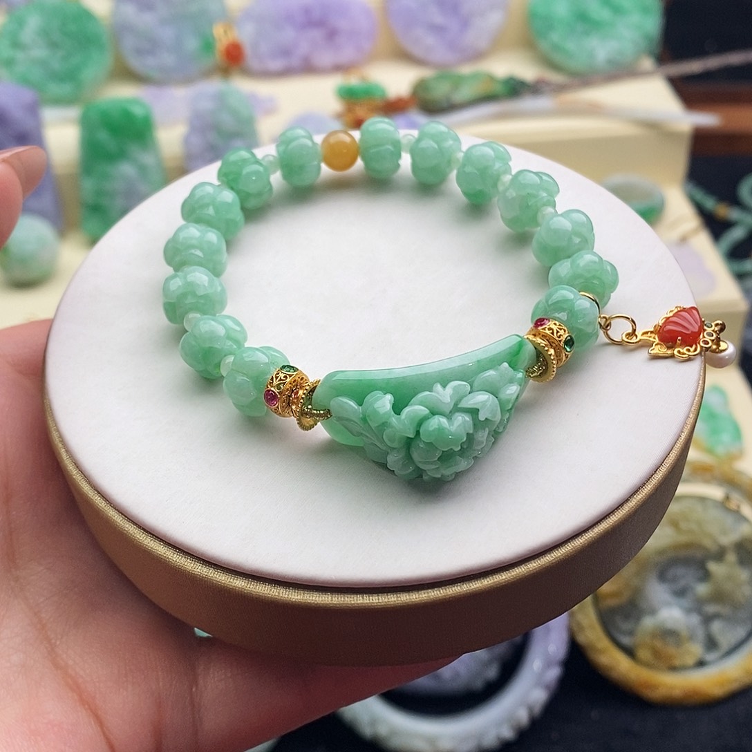 翡翠未镶嵌手镯手牌